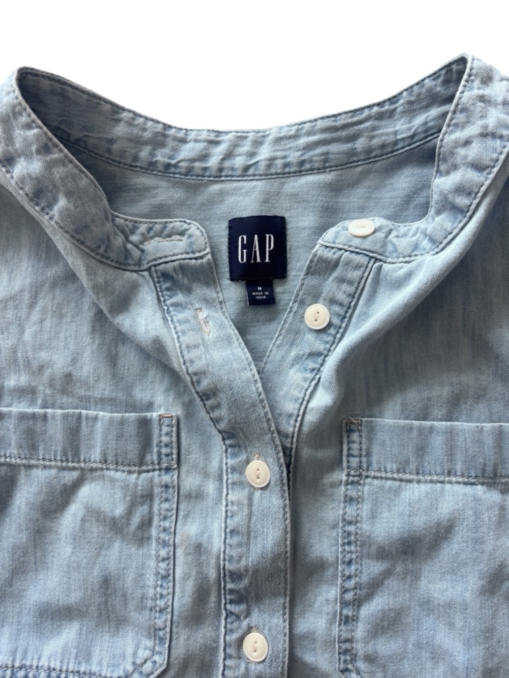 GAP Chambray Short Sleeve Top Light Wash Button Front Casual Shirt